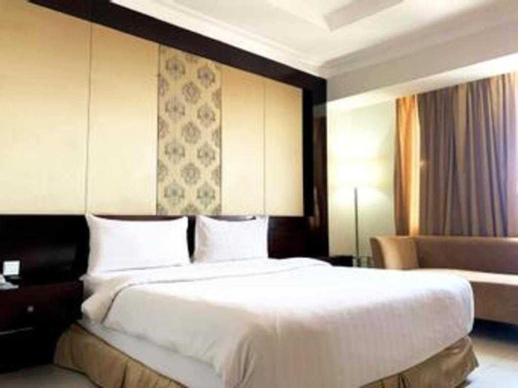 Grand Basko Hotel Padang  Exterior photo