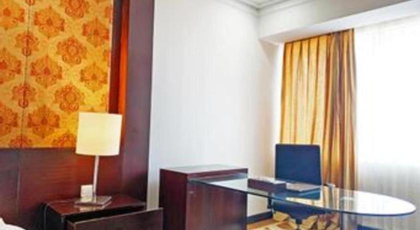Grand Basko Hotel Padang  Exterior photo